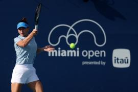 Simona Halep revine pe teren după un an şi jumătate. Meciul cu Badosa din primul tur de la Miami Open, azi, de la ora 22.00