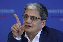 Marcel Bolos, ministrul Finantelor