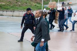 Dani Alves a părăsit închisoarea după ce a plătit cauţiunea. Fostul fotbalist al Barcelonei a plătit 1 milion de euro pentru a fi liber