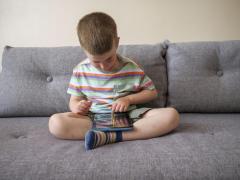 Florida obligă prin lege platformele de socializare să șteargă conturile copiilor cu vârste de sub 14 ani