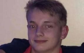 "A intrat în panică". Un tânăr de 21 de ani, implicat într-un grav accident rutier, a fost găsit mort pe câmp a doua zi, în Anglia