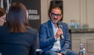 "Atentat la siguranţă". Şeful ANPC avertizează cu privire la carnea de pui: Unii sunt vopsiţi prin hrănire, pentru ca vopseaua să nu poată fi spălată