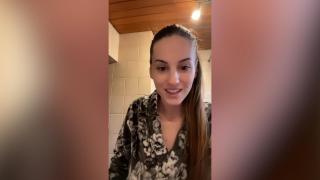 O româncă a povestit cum este să fii căsătorită cu un musulman cu mai multe soţii. "Bat la uşă când intru pentru că are viaţă privată cu fiecare"