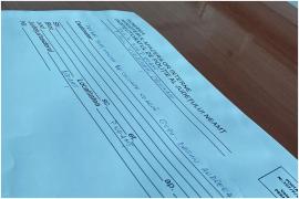 A găsit un plic cu 16.800 de euro într-o parcare din Piatra-Neamț. Ce a făcut femeia cu banii