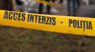 O femeie de 36 de ani din Tulcea a luat arma soţului şi a plecat de acasă. A fost găsită împuşcată în piept, într-o pădure