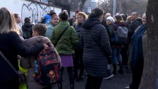 Cazul elevului violat la Şcoala Nicolae Titulescu. Părinţii, disperaţi că agresorul încă vine la ore: "O las cu toată încrederea şi nu ştiu cum o iau"