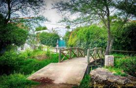 Cel mai mic pod internaţional din lume leagă două ţări europene şi poate fi traversat doar de pietoni şi biciclişti