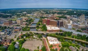 Oraşele din SUA care te plătesc cu 15.000 de dolari pentru a te muta acolo. Ce condiţii impun