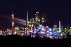 Cea mai mare rafinărie din România intră în revizie o lună jumătate. Rompetrol spune că va asigura necesarul de carburanţi