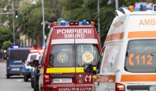 Un bărbat din Neamţ s-a spânzurat în faţa uşii apartamentului. Soţia nu-l primise în casă pentru că era băut şi violent. Tot ea i-a descoperit cadavrul