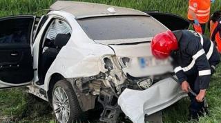 Tânăr de 23 de ani, sfârșit tragic lângă Deveselu. Băiatul a murit pe loc, într-un BMW zdrobit de un copac