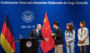 "Nu fuma. Eu fac 66 de ani şi nu am fumat niciodată". Reacţia lui Olaf Scholz, întrebat de un student chinez cum să evite canabisul în Berlin