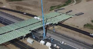 (P) Un pas mai aproape de inaugurarea A0 Sud: AKTOR a montat secțiunea centrală a viitorului pasaj peste A1