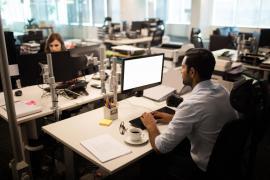 angajati la birou locuri de munca