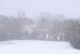 Trei judeţe intră sub cod portocaliu de viscol. Iarnă în toată regula