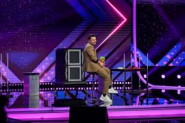 Magicianul Robert Tudor, super show de magie pe scena iUmor. Cosmin Natanticu: "Nu se poate așa ceva, o sa creadă lumea că ne-am vorbit!"