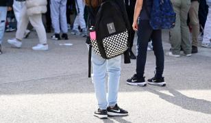 O fată de 14 ani din Franţa a ajuns în comă, după ce a fost bătută cu bestialitate. Agresorii sunt trei colegi de şcoală