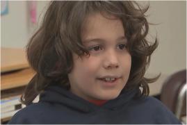 Elev de 7 ani, erou după ce a salvat viaţa unei învăţătoare în timpul orelor, în SUA. Femeia s-a prăbuşit în clasă sub privirile copiilor