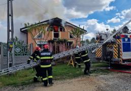 A ars de viu în propria casă. Bărbatul din Oradea a fost găsit carbonizat într-una dintre camere