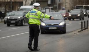 Ce pedeapsă a primit o tânără din Motru care a încercat să mituiască un polițist cu 20 de euro. Femeia tocmai se întorsese din Germania