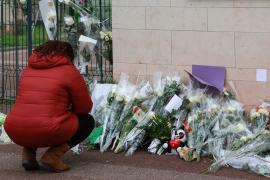 "Un întreg cartier este în doliu". Cine sunt ucigaşii elevului de 15 ani, bătut până la moarte într-un liceu din Franţa. Motivul atacului: mesajele trimise unei fete