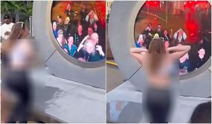 Portalul dintre Dublin şi New York, închis după ce o tânără şi-a arătat sânii. Instalaţia, oprită la doar o săptămână de la inaugurare