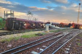 "Scene incredibile!" O tornadă a răsturnat un tren de marfă, în Italia. Rafalele au lovit în Borgo Mantovano cu 200 km/oră