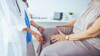 Aproape jumătate dintre românii de peste 50 de ani suferă de cel puțin o boală cronică. Care sunt factorii de risc și cum pot fi preîntâmpinate afecțiunile cronice