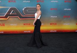 Jennifer Lopez alimentează zvonurile despre divorţul de Ben Affleck. Artista a mers singură la premiera celui mai recent film al ei
