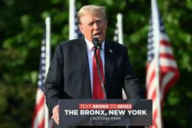 Donald Trump: Migranţii construiesc o armată pentru a lovi America din interior
