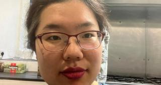 Tânără, pusă să mugească şi să se târască prin birou, la interviul de angajare. Experienţele umilitoare pe care le-au trăit tinerii în procesul de recrutare