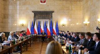 Serviciile poloneze au găsit dispozitive de ascultare într-o sală unde să aibă loc o ședință de guvern. Nu se ştie cine le-a montat