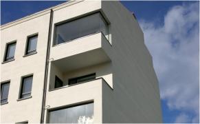 Feiță de 6 ani, la spital după ce a căzut de la etajul patru al unui bloc din Olt