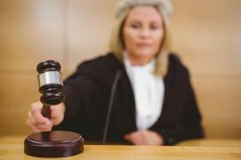 O femeie din Noua Zeelandă a încercat să-şi dea iubitul în judecată pentru că nu a dus-o la aeroport