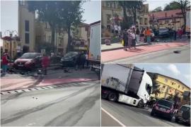 Accident grav cu 5 răniţi, între care şi doi copii, în Cluj. Două maşini şi un TIR s-au ciocnit puternic în localitatea Gilău