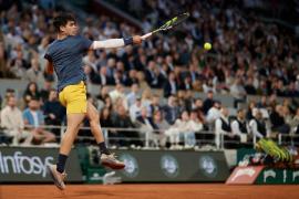 Carlos Alcaraz l-a învins pe Stefanos Tsitsipas şi s-a calificat în semifinale la Roland Garros