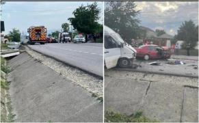 Impact fatal cu un mort și patru răniți, pe o șosea din Bacău. Două dube și o mașină s-au făcut zob