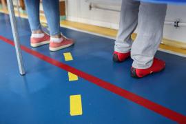 Scandal în faţa unei secţii de vot din Dâmboviţa. Mai mulţi candidaţi s-au luat la bătaie din cauza unui loc de parcare