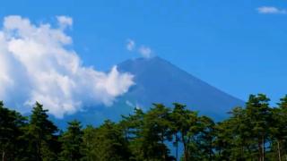 Cum încearcă Japonia să combată turismul excesiv. Turiștii vor plăti o taxă de 12$ pentru a urca pe Muntele Fuji