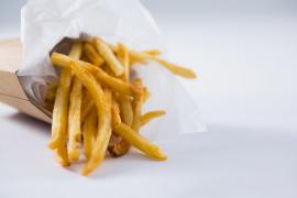 "Să nu mai plângeţi că nu aveţi turişti. La noi se aplică 500% adaos pe litoral". Cât a plătit un român pentru 100 de grame de cartofi prăjiţi la Eforie Nord