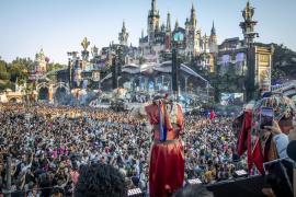 Amenda uriaşă primită de festivalul Tomorrowland, după ce organizatorii au refuzat să folosească pahare reutilizabile