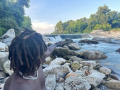 Un şofer român de TIR a murit la 32 de ani, după ce a fost tras de curenţi în râul Brembo din Italia. A vrut să se răcorească, dar şi-a găsit sfârşitul