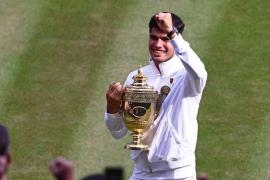 Carlos Alcaraz l-a învins pe Novak Djokovici şi a devenit al doilea an consecutiv campion la Wimbledon