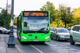 Bucureştenii pot vedea cât de aglomerate sunt autobuzele şi tramvaiele înainte să ajungă în staţie