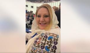 Diana Şoşoacă, la prima şedinţă a Parlamentului European: "Aici se întâlnesc satanele". A venit în port popular şi cu năframă pe cap