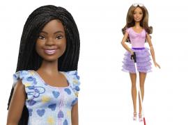 Prima păpușă Barbie cu deficienţă de vedere şi prima păpuşă de culoare cu sindromul Down, lansate de producătorul de jucării Mattel