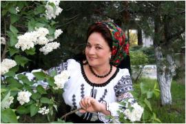 Laura Lavric s-a ales cu dosar penal după ce ar fi pălmuit un solist, la o nuntă în Iaşi: "I-am zis că e un nesimţit"