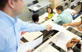 Definitivat 2024. Cinci profesori au încercat să copieze, iar aproape 700 au lipsit ori s-au retras când au văzut subiectele