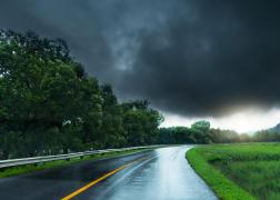 Pericolul la care se expun șoferii în aceste zile. La ce trebuie să fie atenți când circulă pe autostradă