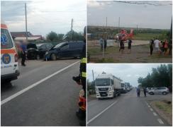 Accident grav pe DN 25, în județul Galați. Trei răniți, după ce două mașini s-au lovit frontal